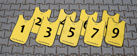 Gilets Feuerkids® pour les brigades de jeunes sapeurs-pompiers, numérotés de 1 à 9.